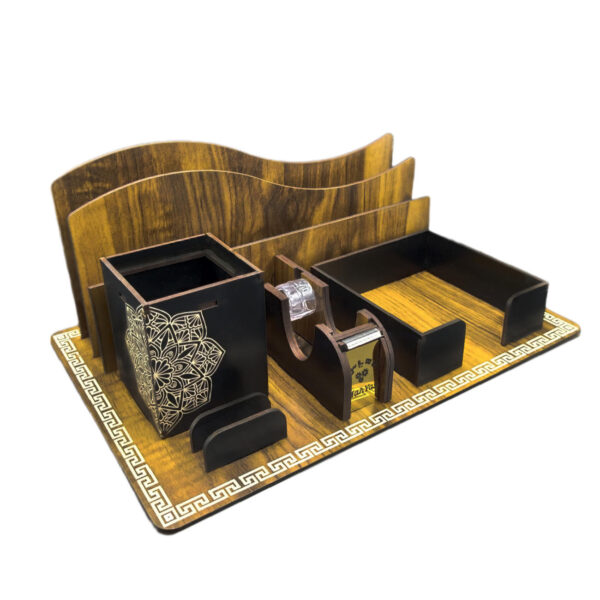 Holz-Schreibtischablage mit geometrischem Muster