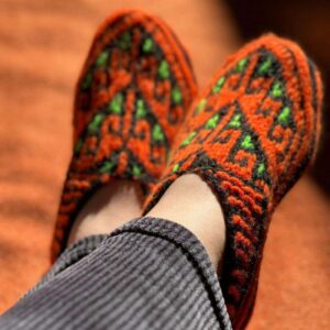 Aserbaidschanische Häkelslippers mit Acrylfaser Gehäkelte