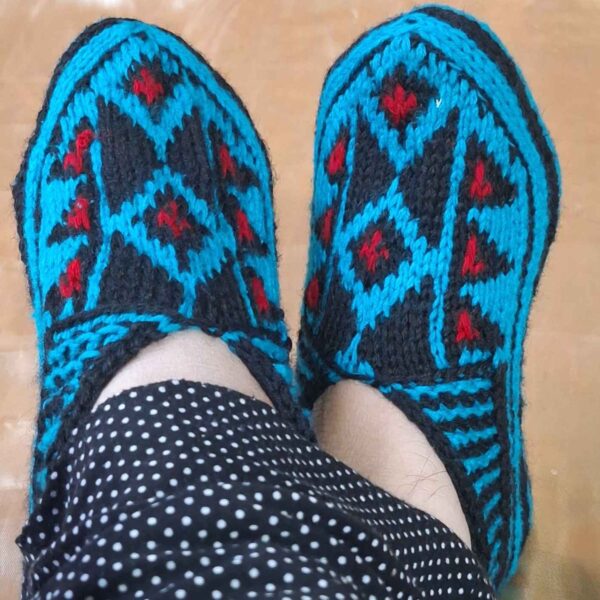 Aserbaidschanische Häkelslippers mit Traditionellem Design Handgewebt