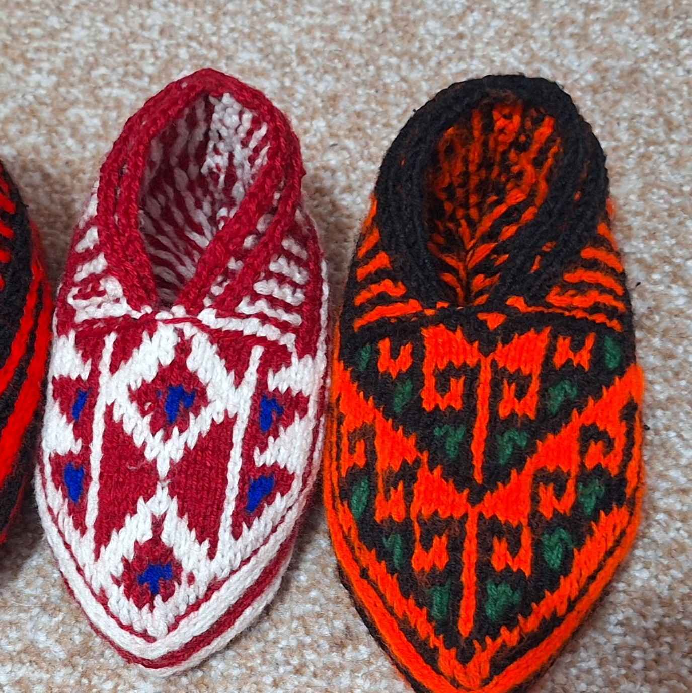 Aserbaidschanische Häkelslippers mit Traditionellem Design Handgewebt