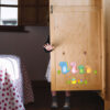 Baby-Wandsticker aus Holz mit Dinosaurier-Design für das Kinderzimmer