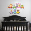 Baby-Wandsticker aus Holz mit Tierzug-Design für das Kinderzimmer
