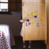 Baby-Wandsticker aus Holz mit Astronauten-Design