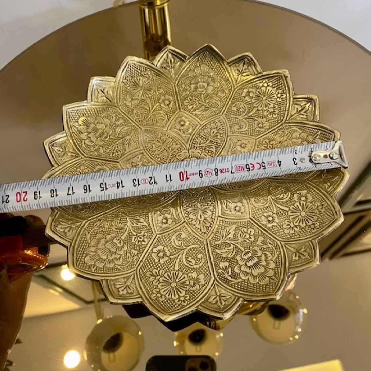 Dekorativer Messingteller handgraviert mit Ghalamzani im Blumen Design