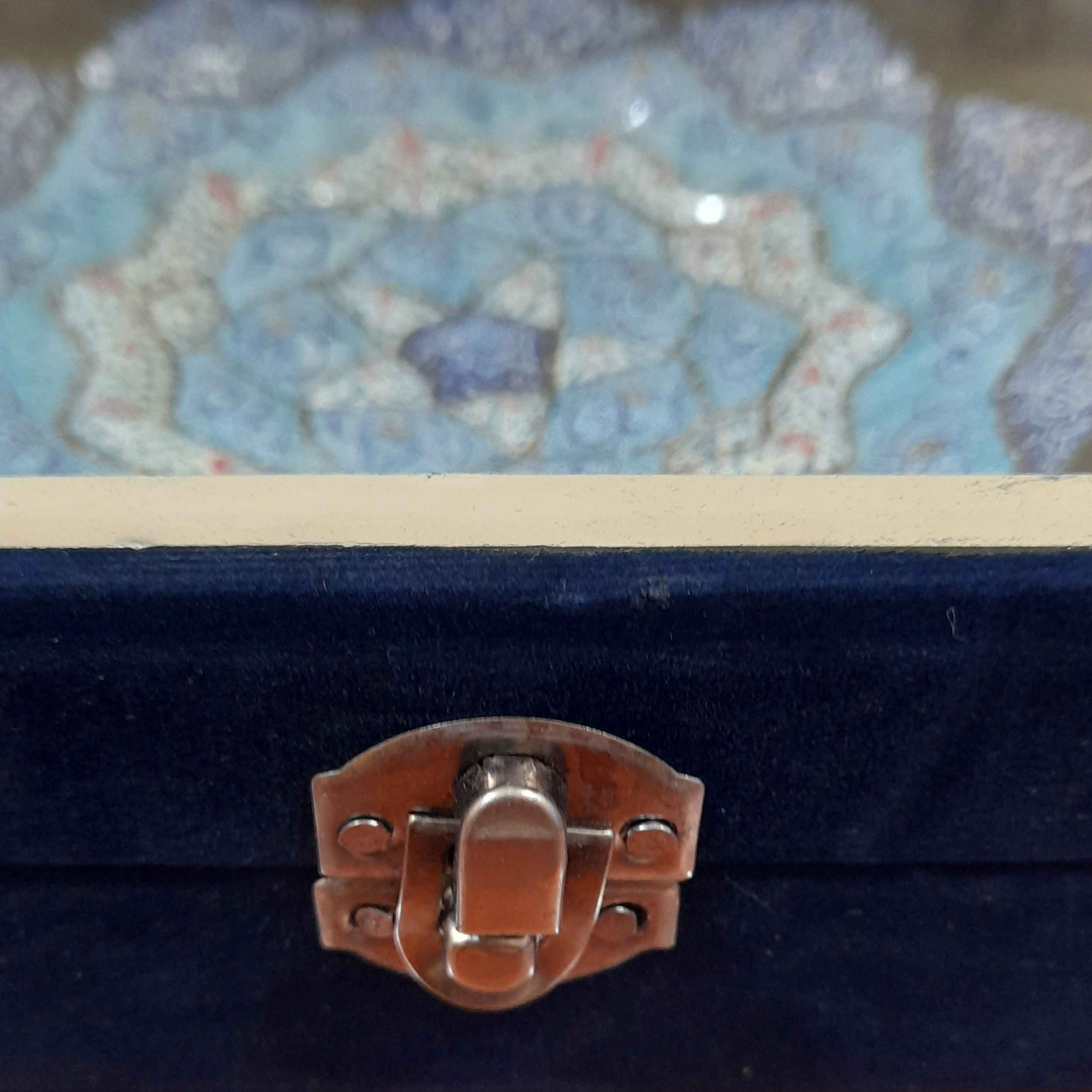 Dekorativer Kupferteller mit persischer Minakari für Heimdekoration