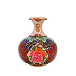 Dekorative Persische Kupfervase im traditionellen Design mit Blumenmuster