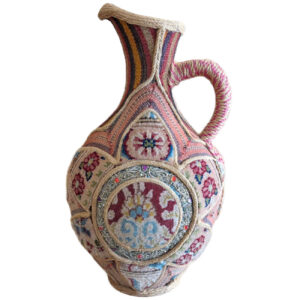 Dekorativer Töpferkrug mit Persischem Traditionellen Kilim & Teppich Design