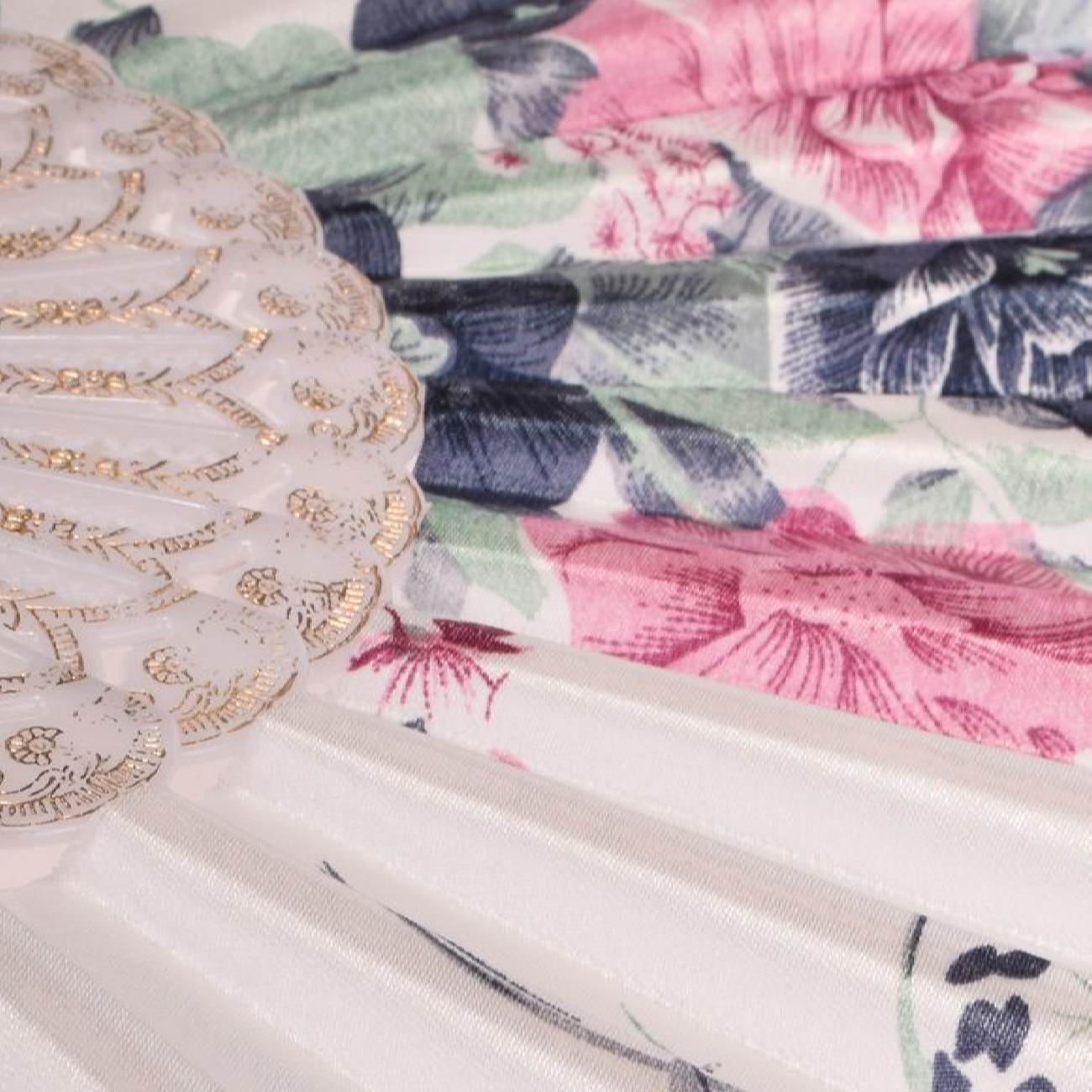 Faltbarer und tragbarer Handfächer mit Blumenmuster Modell TR W