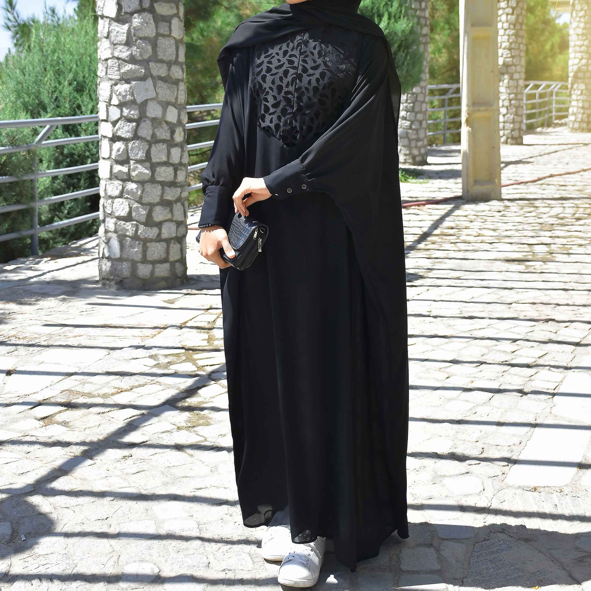 Locker geschnittene Abaya für Muslimische Frauen in Schwarz