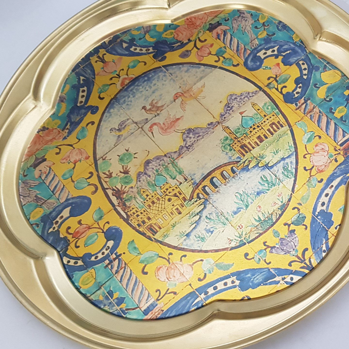 Persisches Messing-Serviertablett, Eleganz im Landschaftsdesign