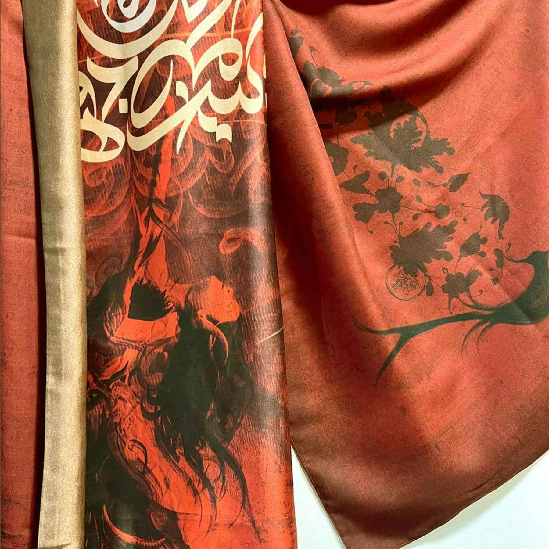 Persischer Bedruckter Schal Zweiseitig für Frauen mit Kalligraphie-Design