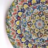 Dekorativer Keramikteller mit persischer Minakari Emaille für Wand- und Tischdekoration