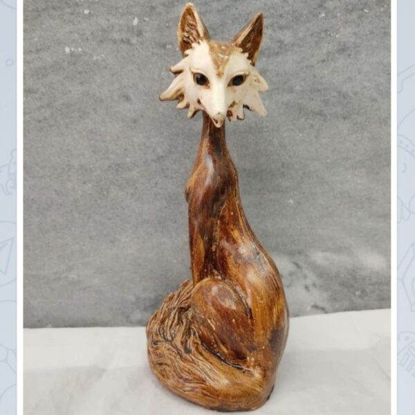 Dekorative sitzende Fuchs-Figur - Künstlerische Tier-Skulptur