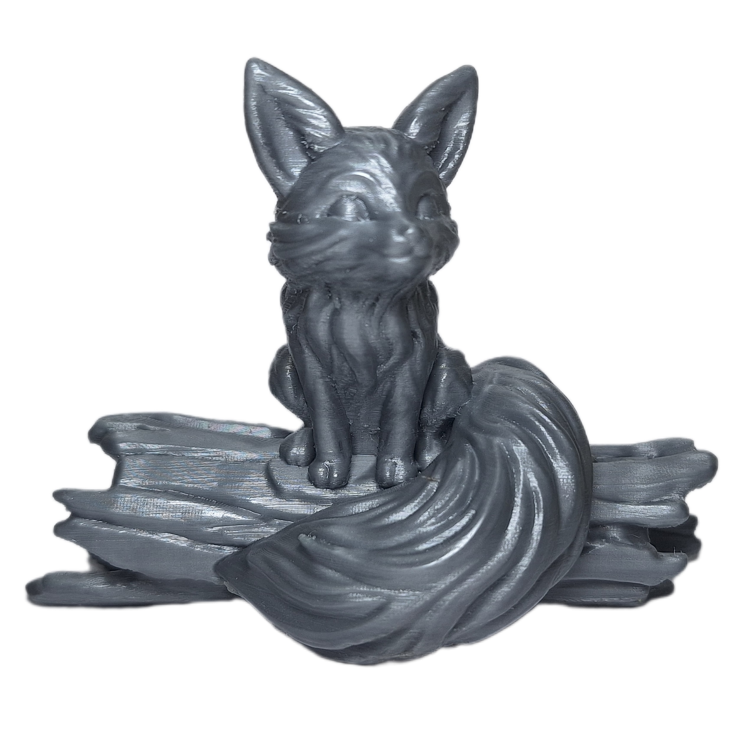 Dekorative sitzende Fuchsfigur auf Baum - Charmante Wildtier-Skulptur