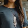 Besticktes Macrame-Halsband – Handgemacht für Damen