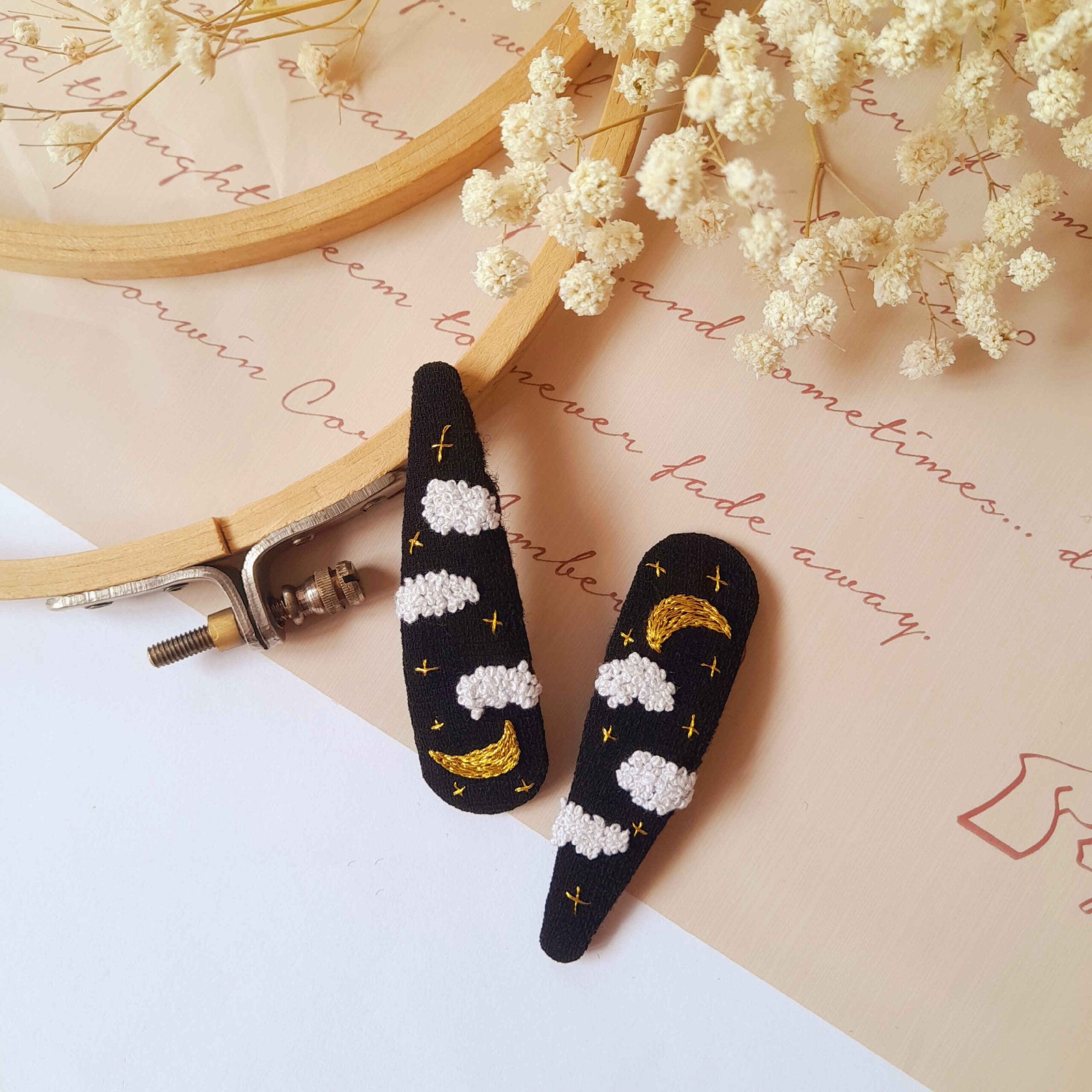 Besticktes Snap-Haarspangen-Set mit Wolken-Design Handgewebt