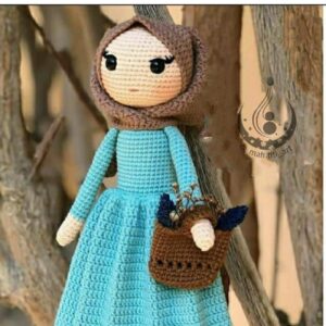 Amigurumi Handgemachtes Gehäkeltes Muslimisches Mädchen mit Kopftuch – Islamisches Design | Weiches Kuscheltier für Kinder