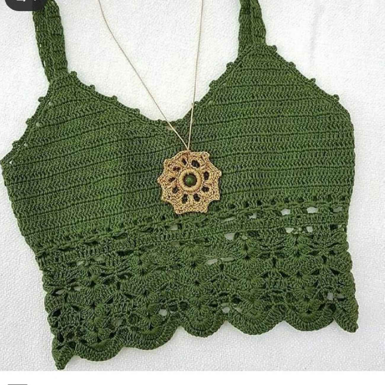 Händergefertigtes Häkeltop für Damen Modell Perle