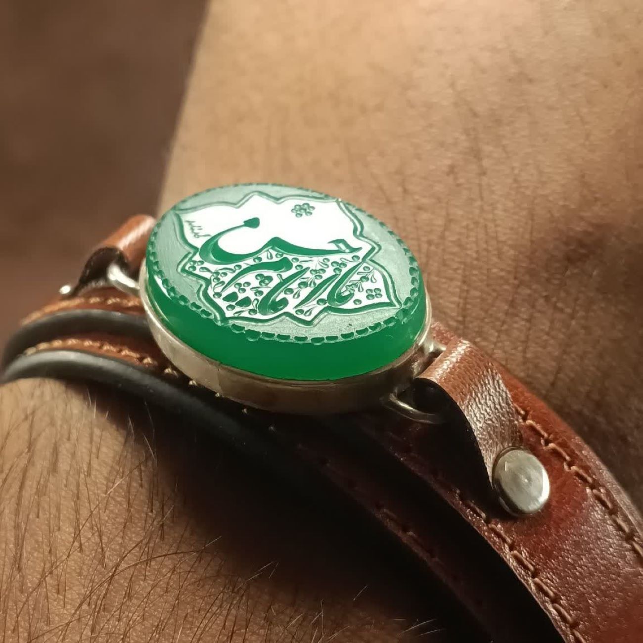 Islamisches Lederarmband mit Achatstein im Silberrahmen Imam Hussain Kalligraphie