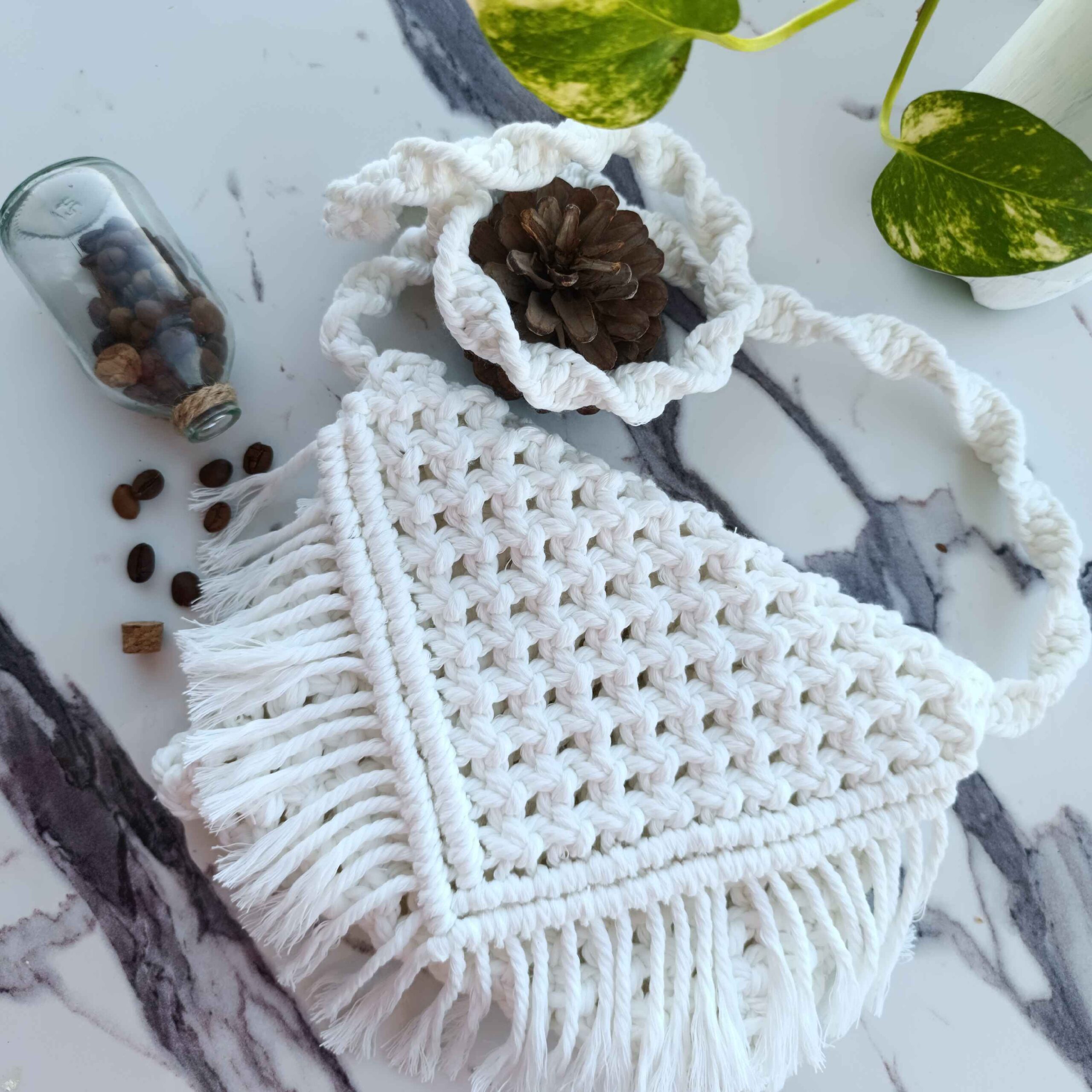 Makramee-Schultertasche – handgefertigt für Damen, Modell „übersetzen“