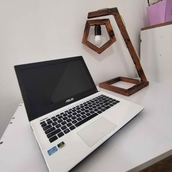 Minimalistische Holz Schreibtischlampe Handgefertigt Geeignet zum Lesen