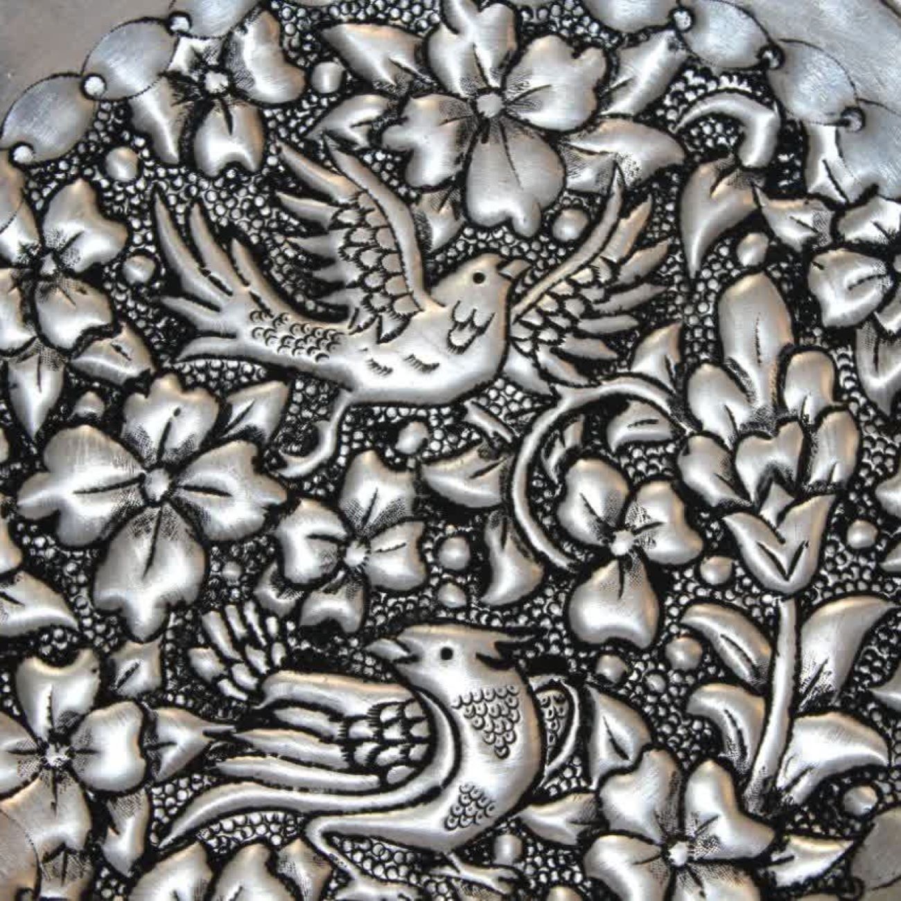 Persischer dekorativer Kupferteller handgraviert mit Gol o Morgh Design