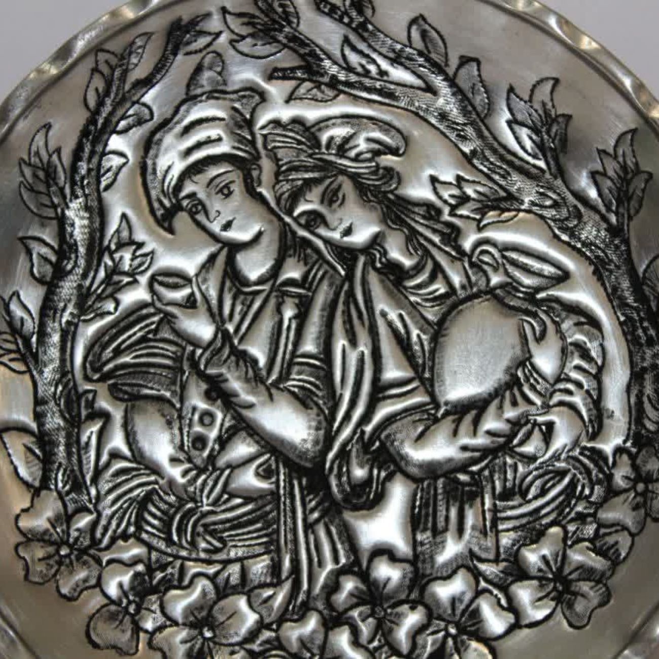 Persischer dekorativer Kupferteller handgraviert mit Layla & Majnun Design