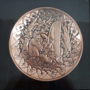 Persischer dekorativer Kupferteller handgraviert mit Layla & Majnun Design