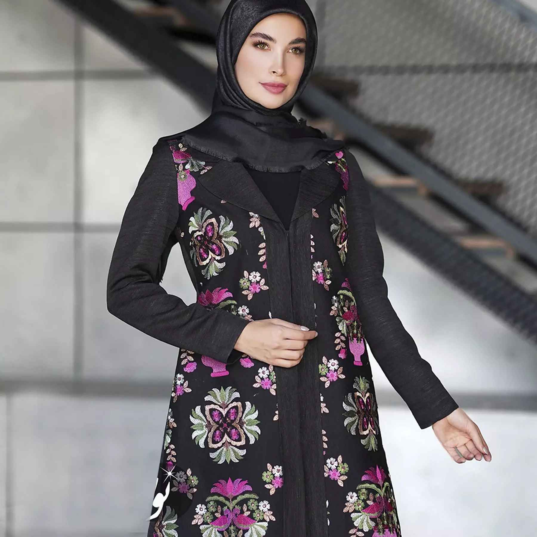 Persischer bestickter Manto für Frauen Modell Blume