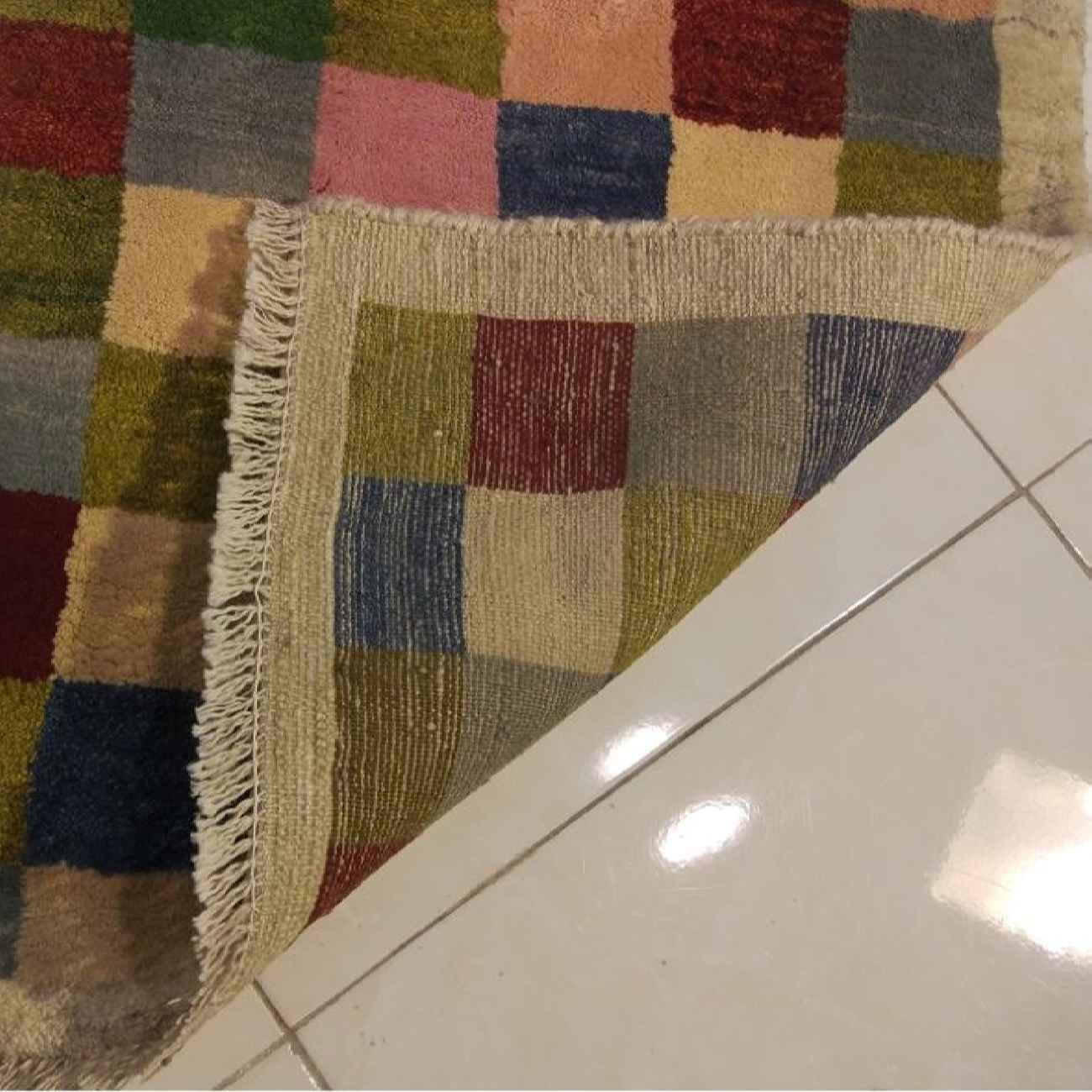 Echter persischer Gabbeh-Wollteppich handgewebt in Fars mit Rand grau