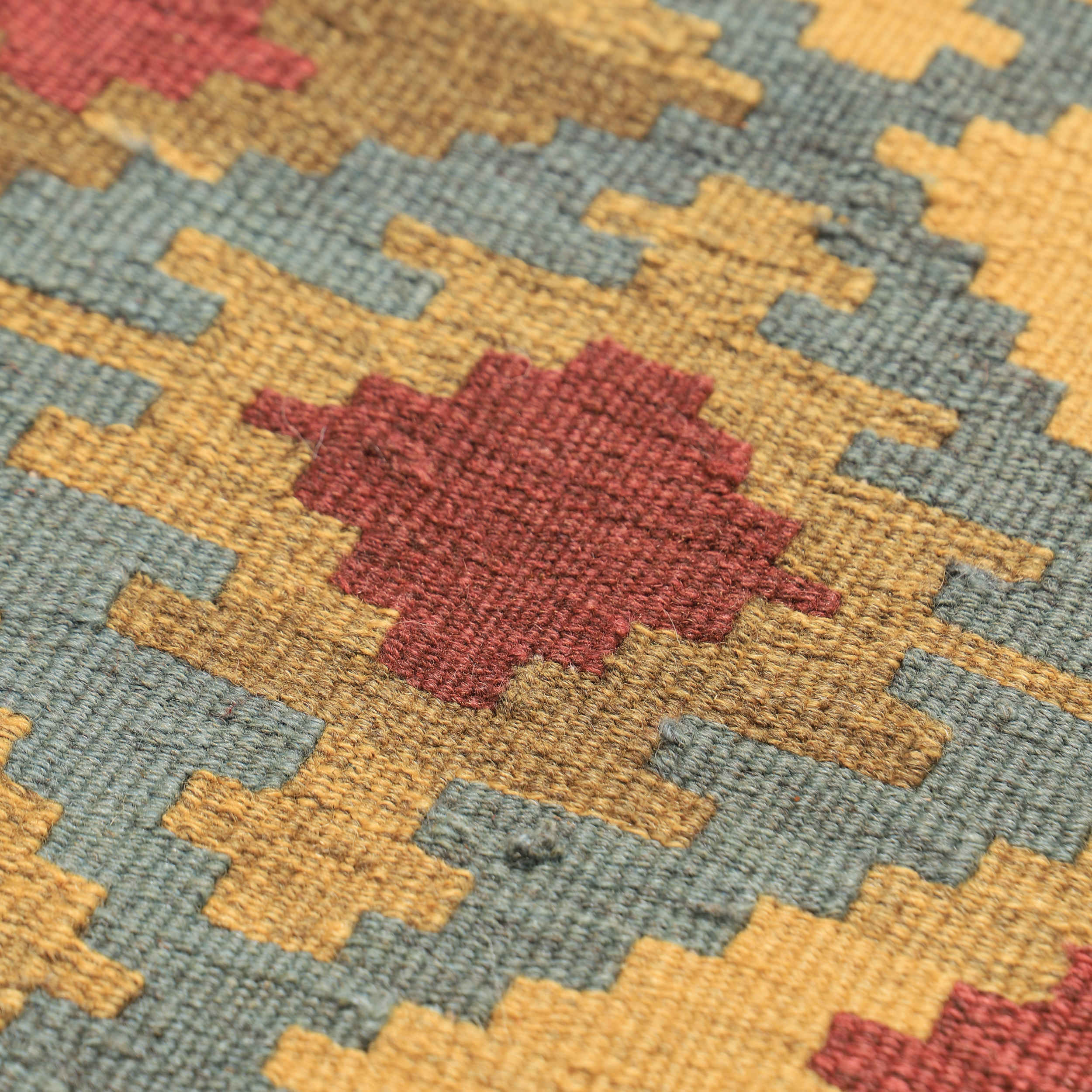 Persischer Kelim Teppich mit Wolle handgewebt in Qazvin geometrisch