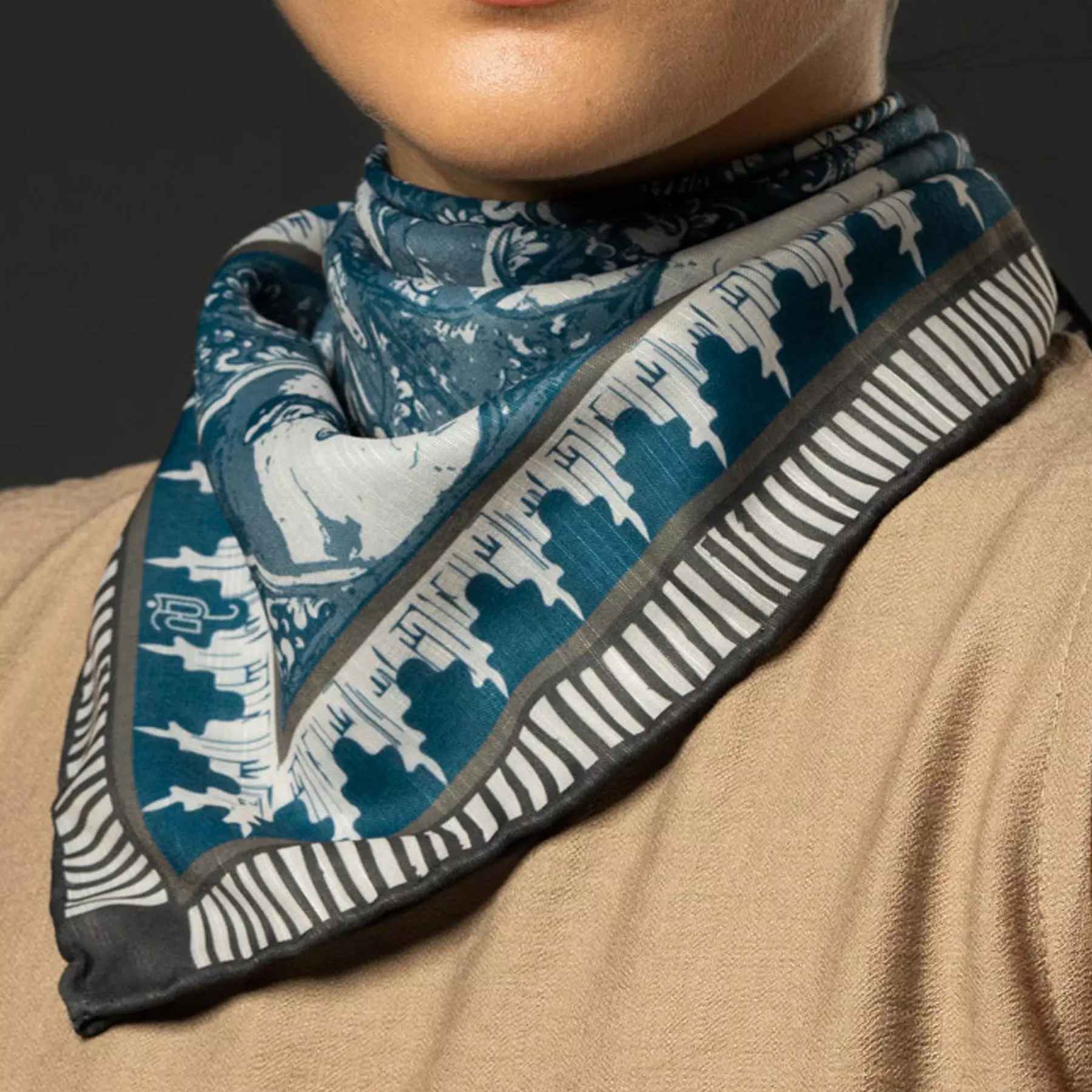 Persischer Hals-Schal für Frauen - Luxuriös und Lebhaft mit traditionellem Design