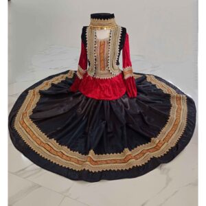 Traditionelles Gilaki-Kleidungsset für persische Mädchen