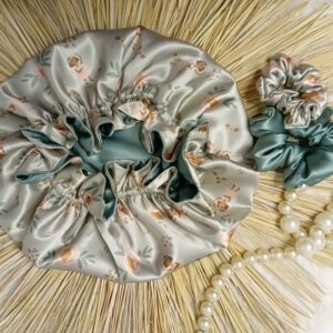 Seiden-Satin Schlafmütze Luxus Nachtmütze für Damen mit floralen Motiven in Hellgrün