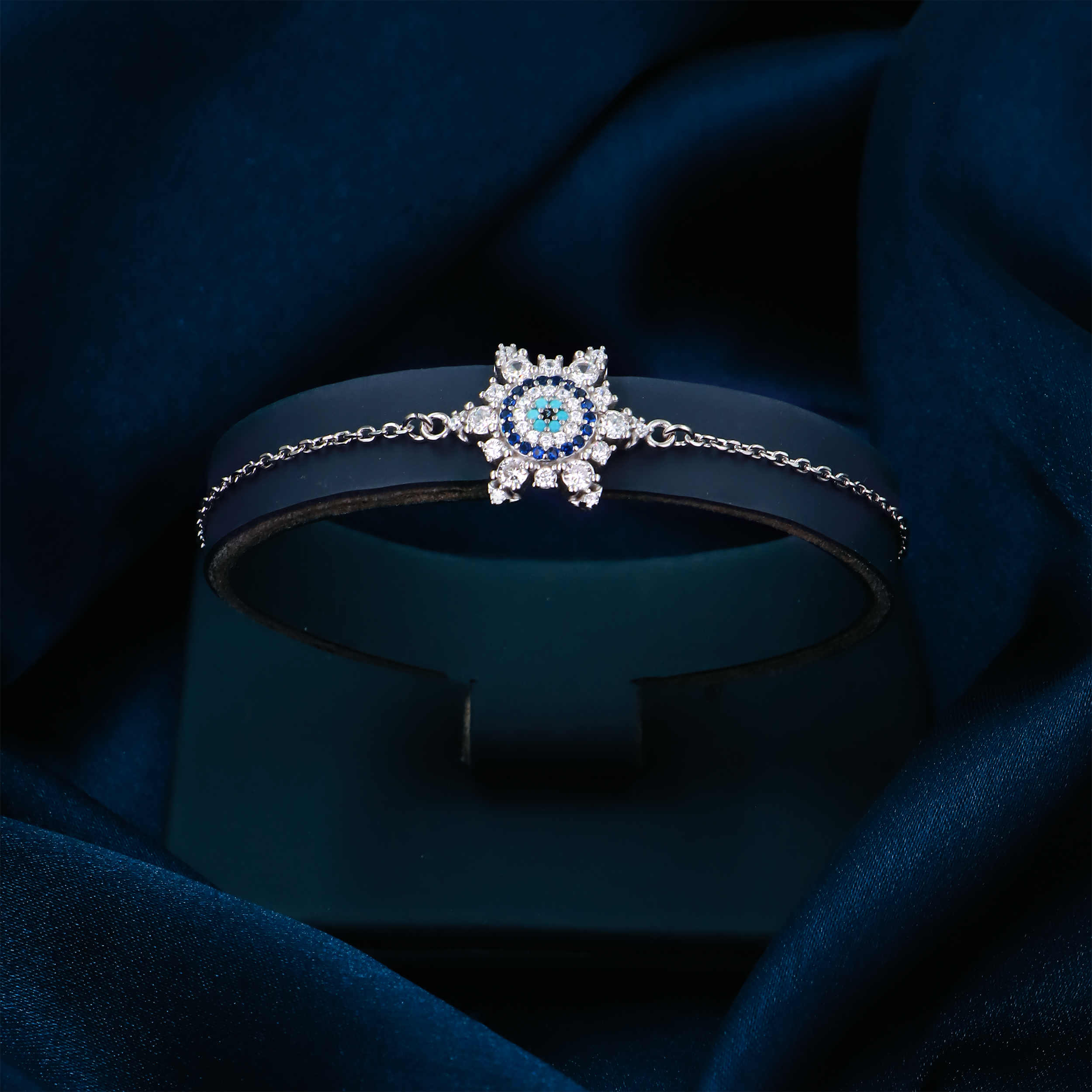 Silberarmband mit Design des bösen Blicks für Frauen