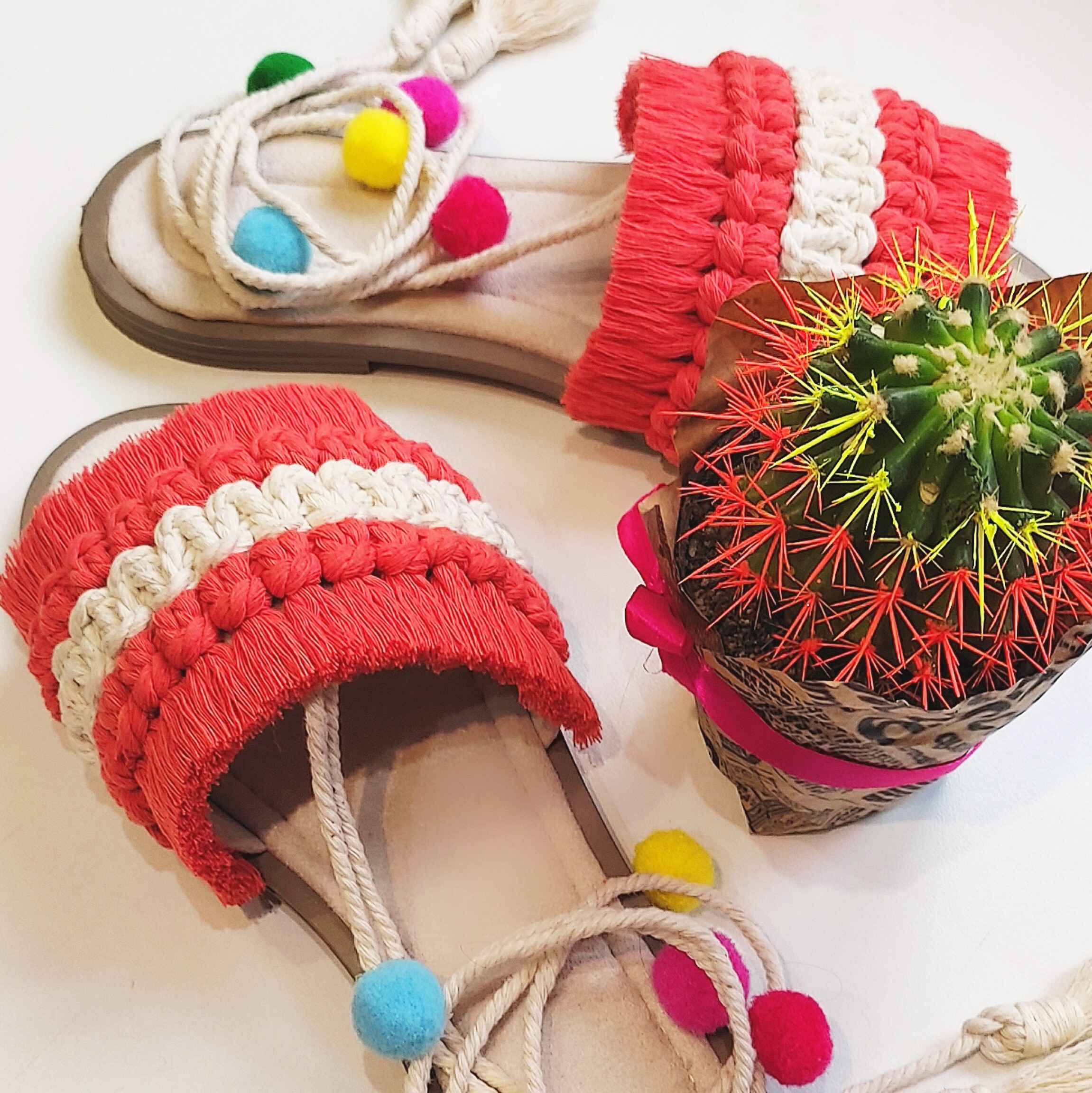 Macrame Slingback Sandalen für Damen Handgemacht Modell Pom Pom