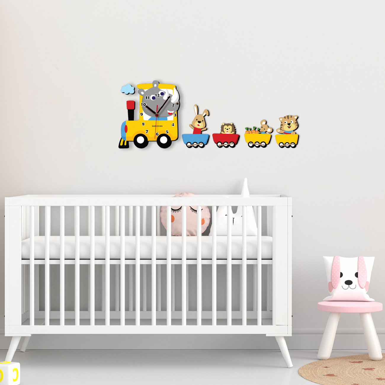 Holzwanduhr für das Kinderzimmer mit Tierzug-Design