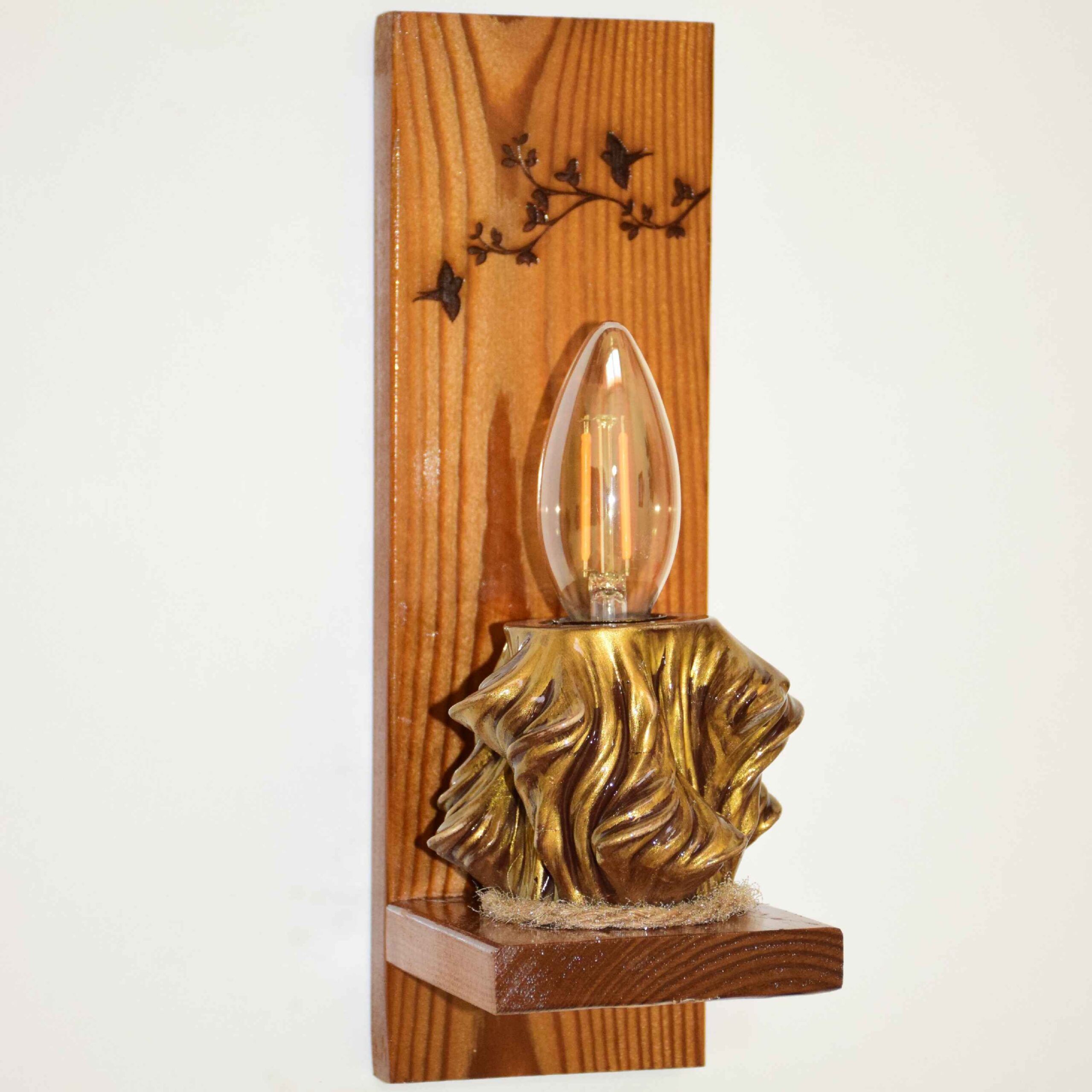 Holz Wandleuchte mit Floral Schnitzerei Design