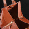 Bauletto Leder Handtasche - Mit Langen Trageriemen in Braun