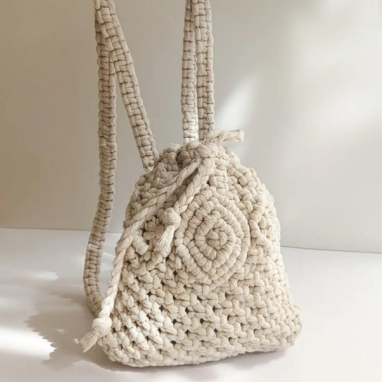 Boho Macramé Rucksack – Handgefertigt für Frauen