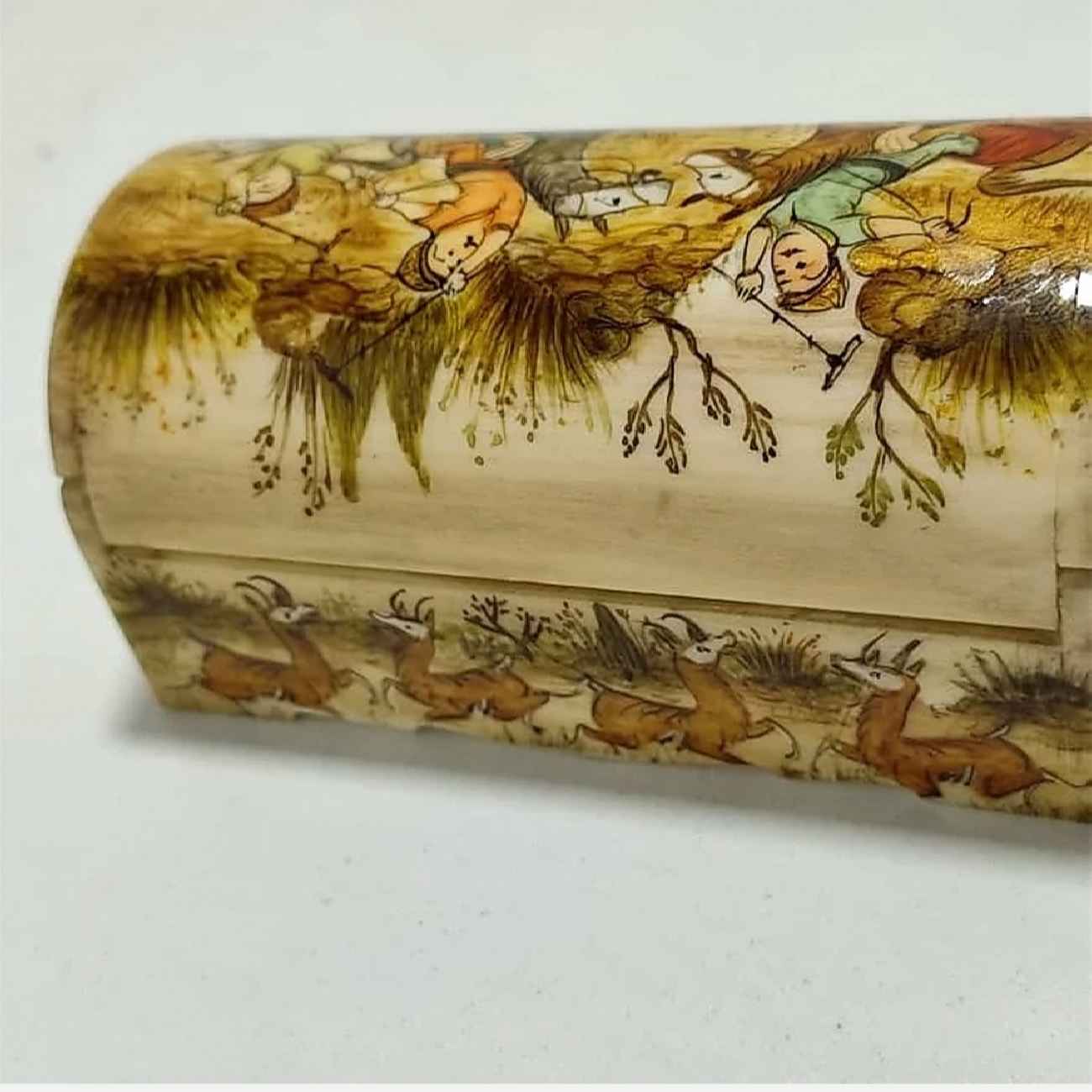 Handgefertigte Knochen-Schmuckbox mit persisch inspiriertem Design