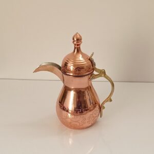 Arabische Kaffeekanne aus Kupfer für die Zubereitung von Qahwa und arabischem Kaffee – Modell Azora