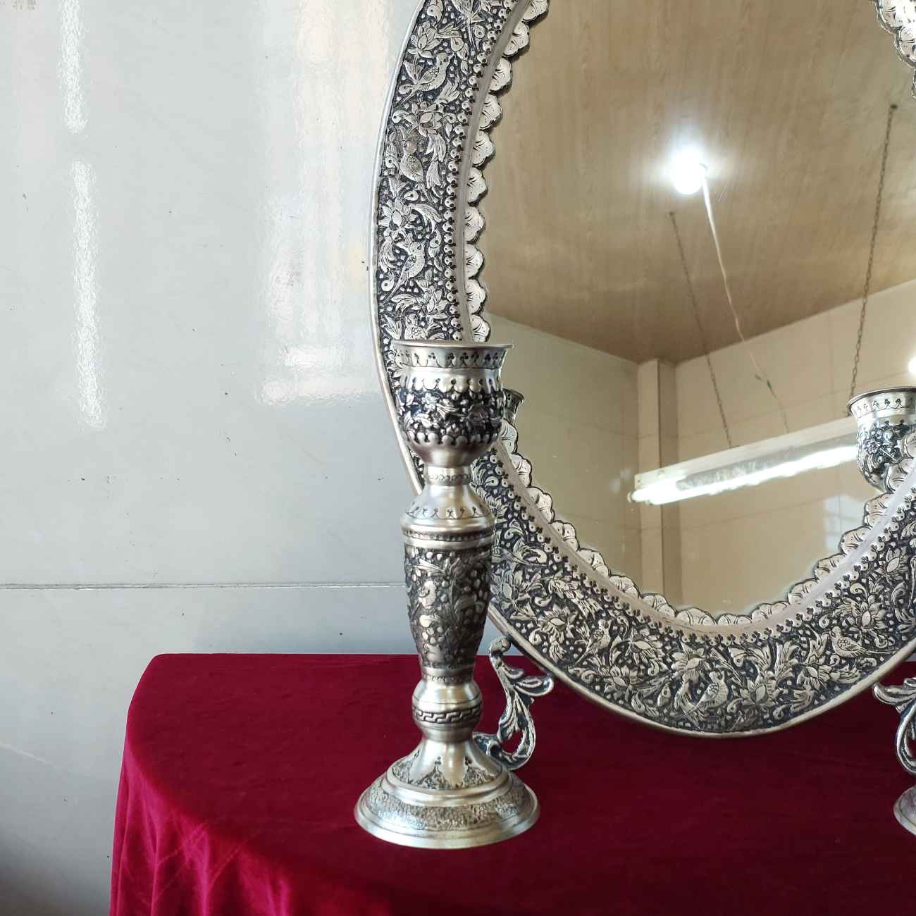 Gravierter persischer Kupferspiegelrahmen-Kerzenhalter-Set