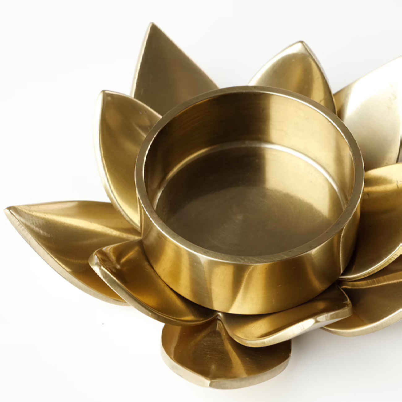 Glänzender persischer Kerzenständer aus Stahl mit Lotus-Design in Gold