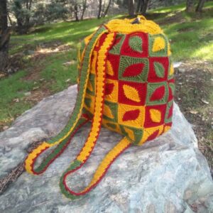 Handgefertigter Häkel-Rucksack mit Blattdesign – Modell Autumn, Lässiger Stil