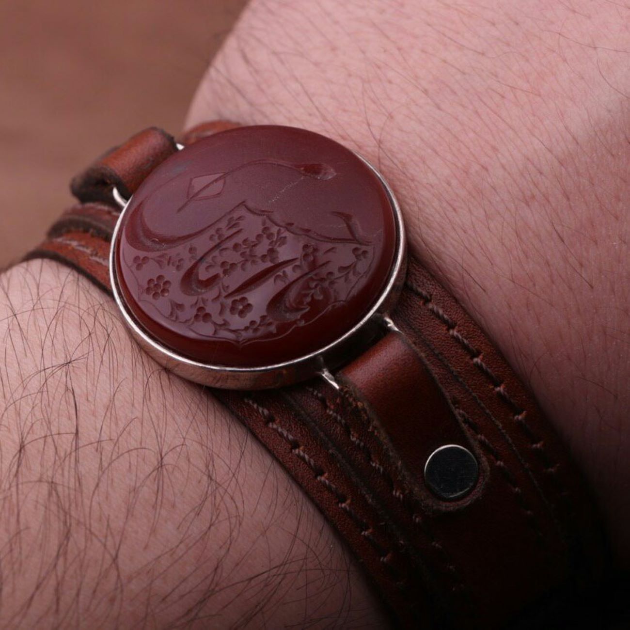 Islamisches Lederarmband mit authentischem Achatstein im Silberrahmen