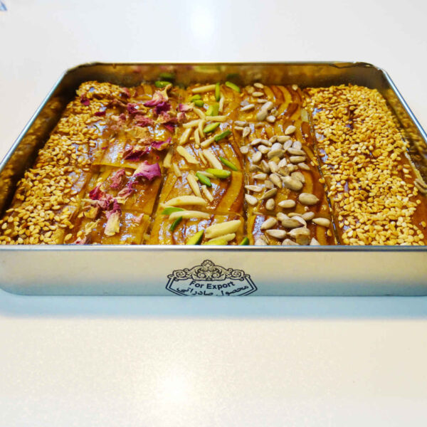 Persische Süßigkeit - Gefülltes Baklava mit Nüssen & Rosenblättern 650 Gramm
