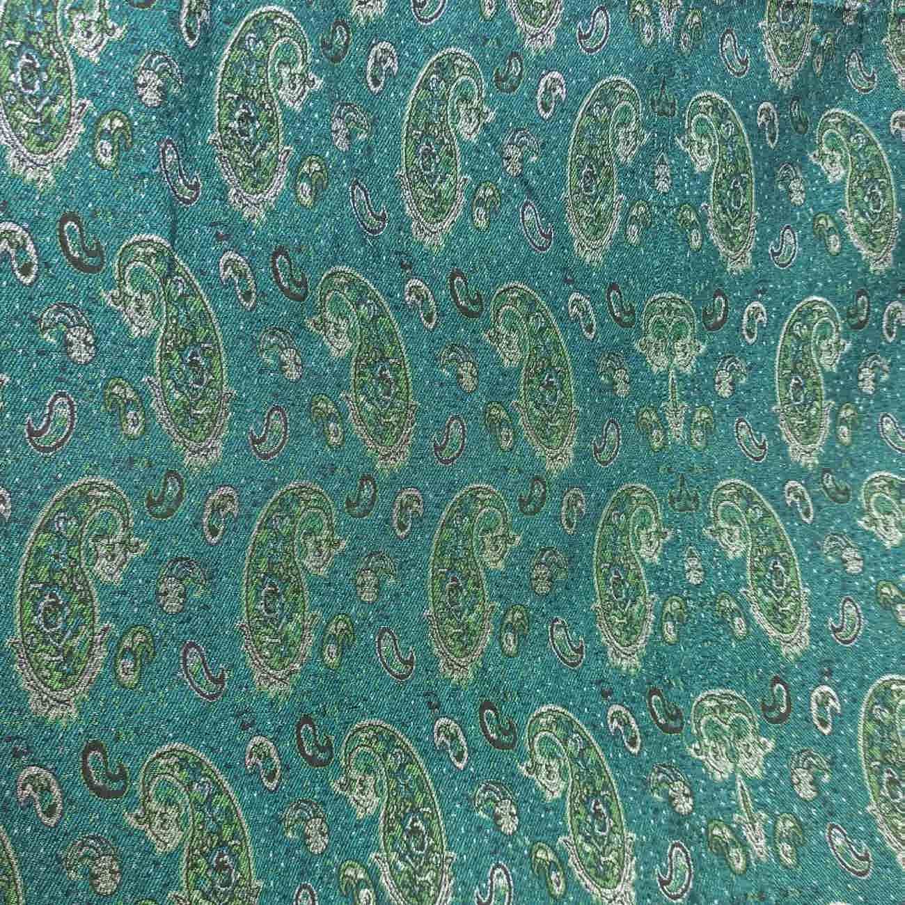 Persischer Termeh-Stoff elegant im Paisley-Design
