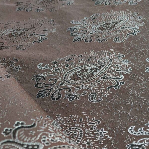 Persischer Termeh-Stoff mit klassischem Paisley-Design