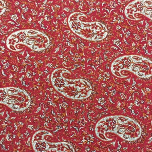 Persischer Termeh-Stoff mit floralem Paisley-Design